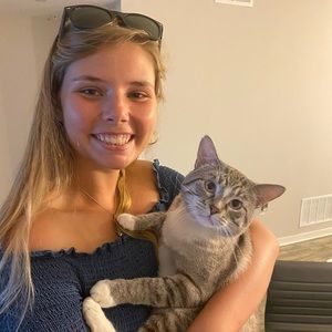 Meet your Posher, Claire